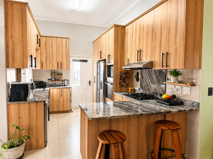 To Let 3 Bedroom Property for Rent in Burgundy Estate Western Cape